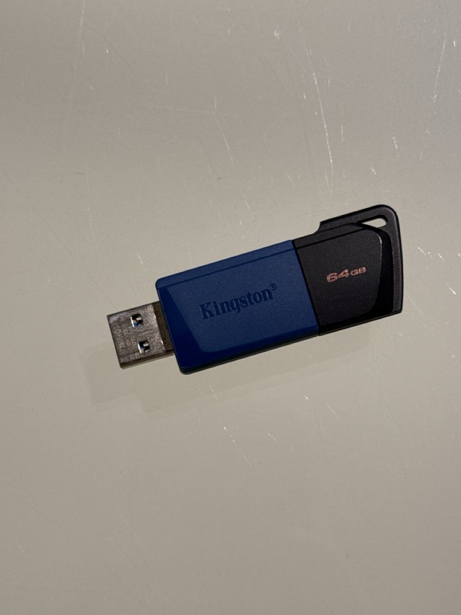Kingston Chiavette USB: Kingston 64GB – Usato da Cadenazzo venduto da nick995
