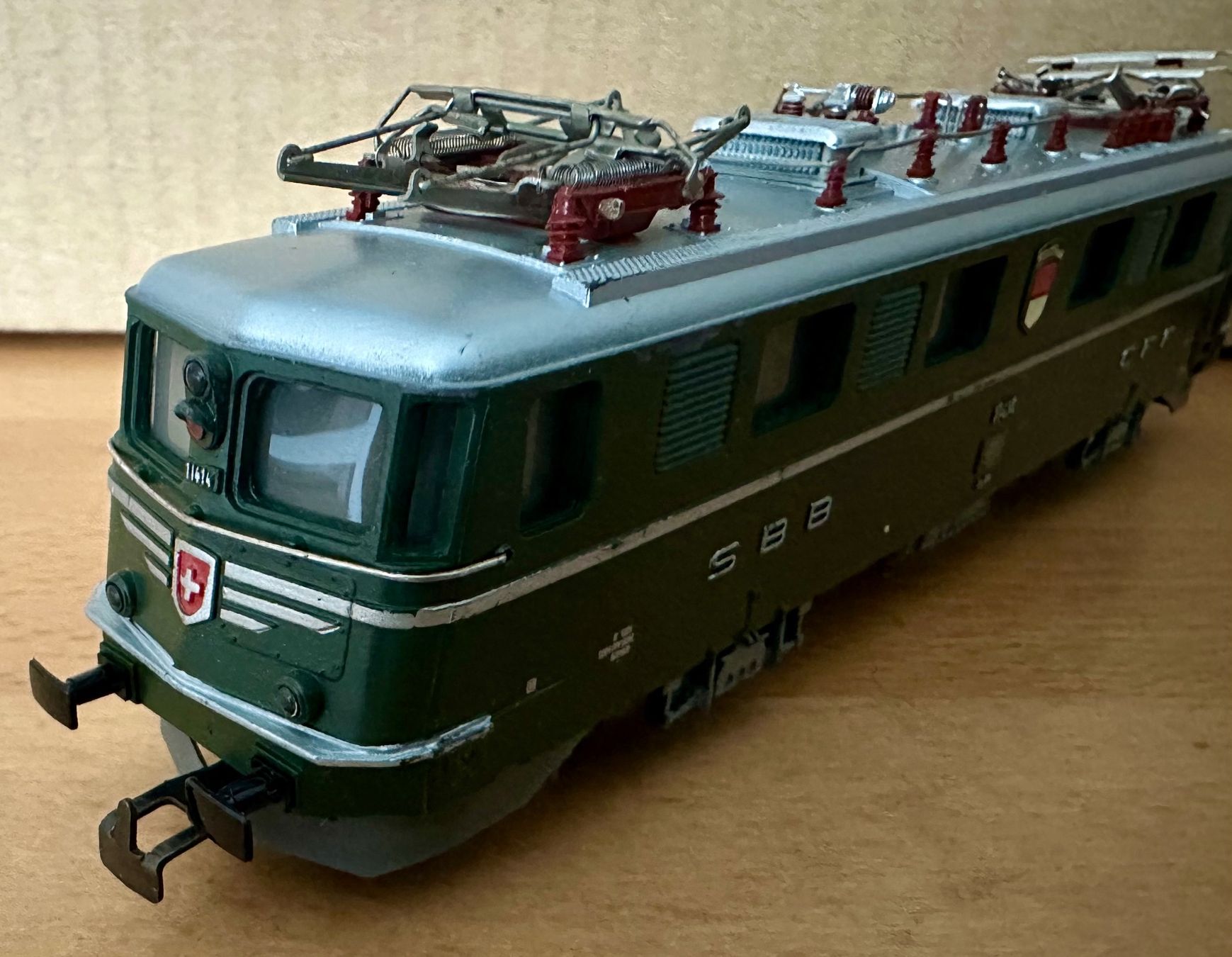 Märklin Modellini di ferrovie: Märklin AE 6/6 H0 AC Analog – Usato da Oftringen venduto da ib.85