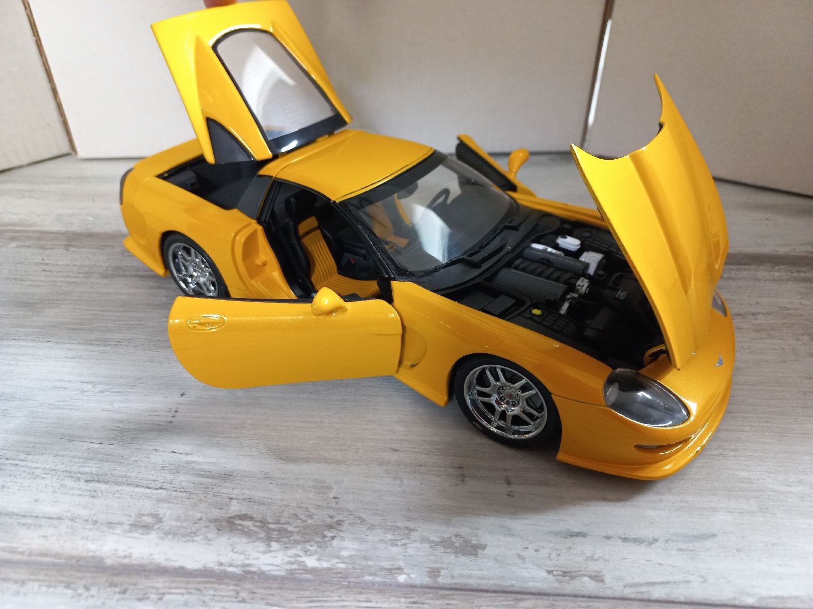 Autoart Modellautos: Callaway C12 1/18 Autoart – Gebraucht aus Attalens von remy_s00 4
