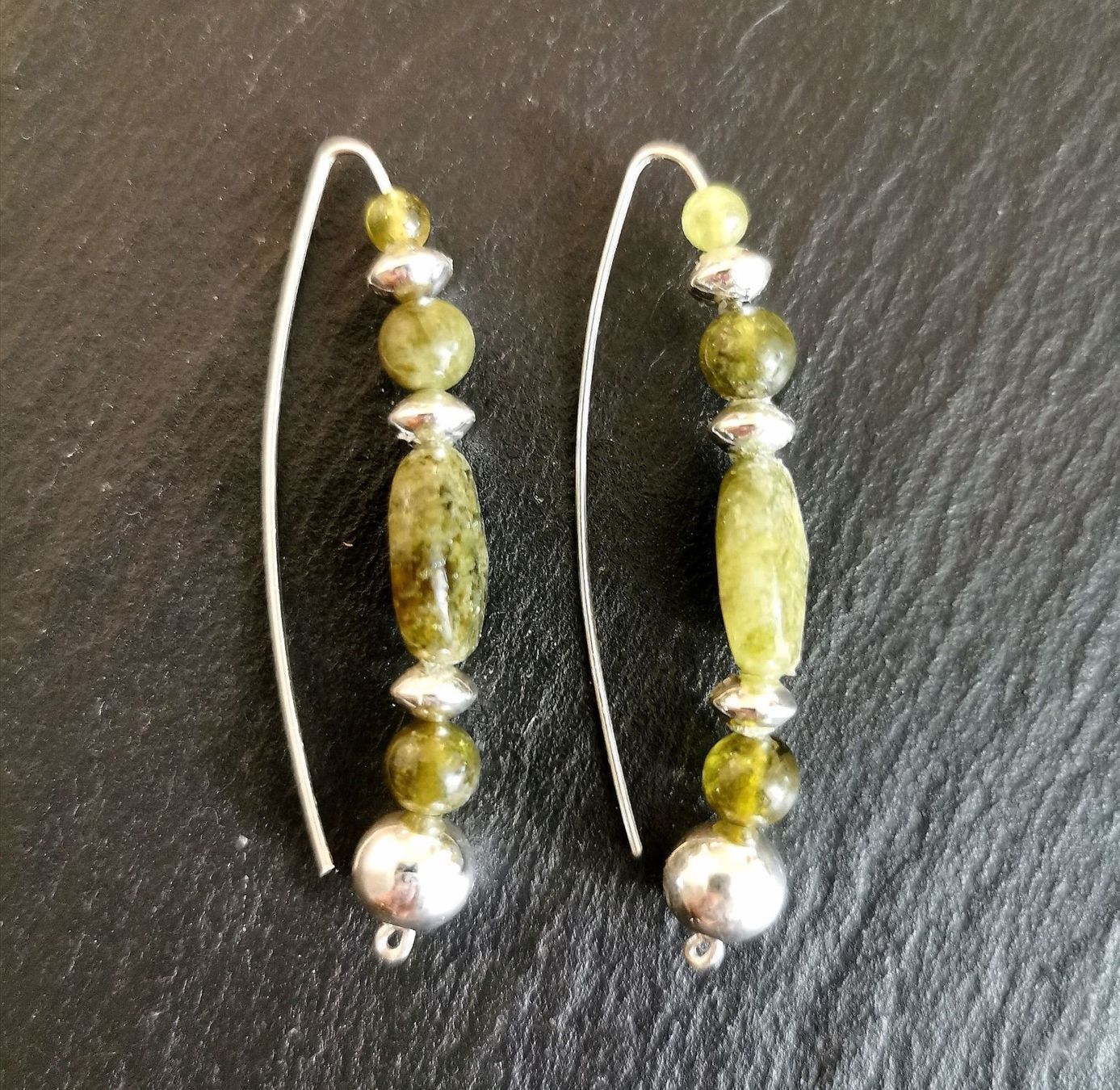 Orecchini pendenti & Orecchini a lobo: Boucles d'oreilles Grenat vert et argent 925 – Nuovo e nell'imballaggio originale da Veyrier venduto da Leilazizou 1