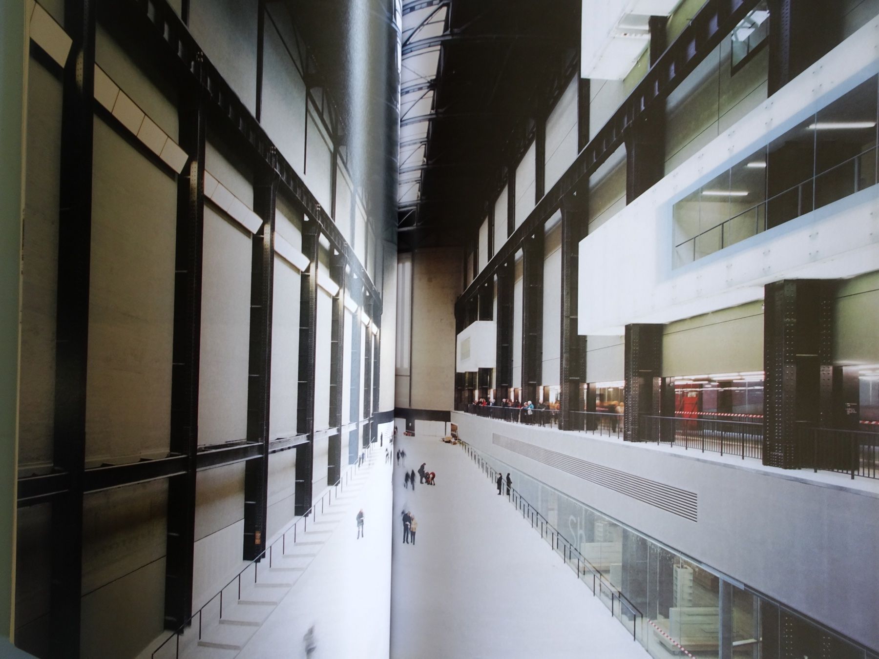Libri: Tate Modern. Von Herzog & De Meuron - DU – Usato da Basel venduto da Kornblumen 4