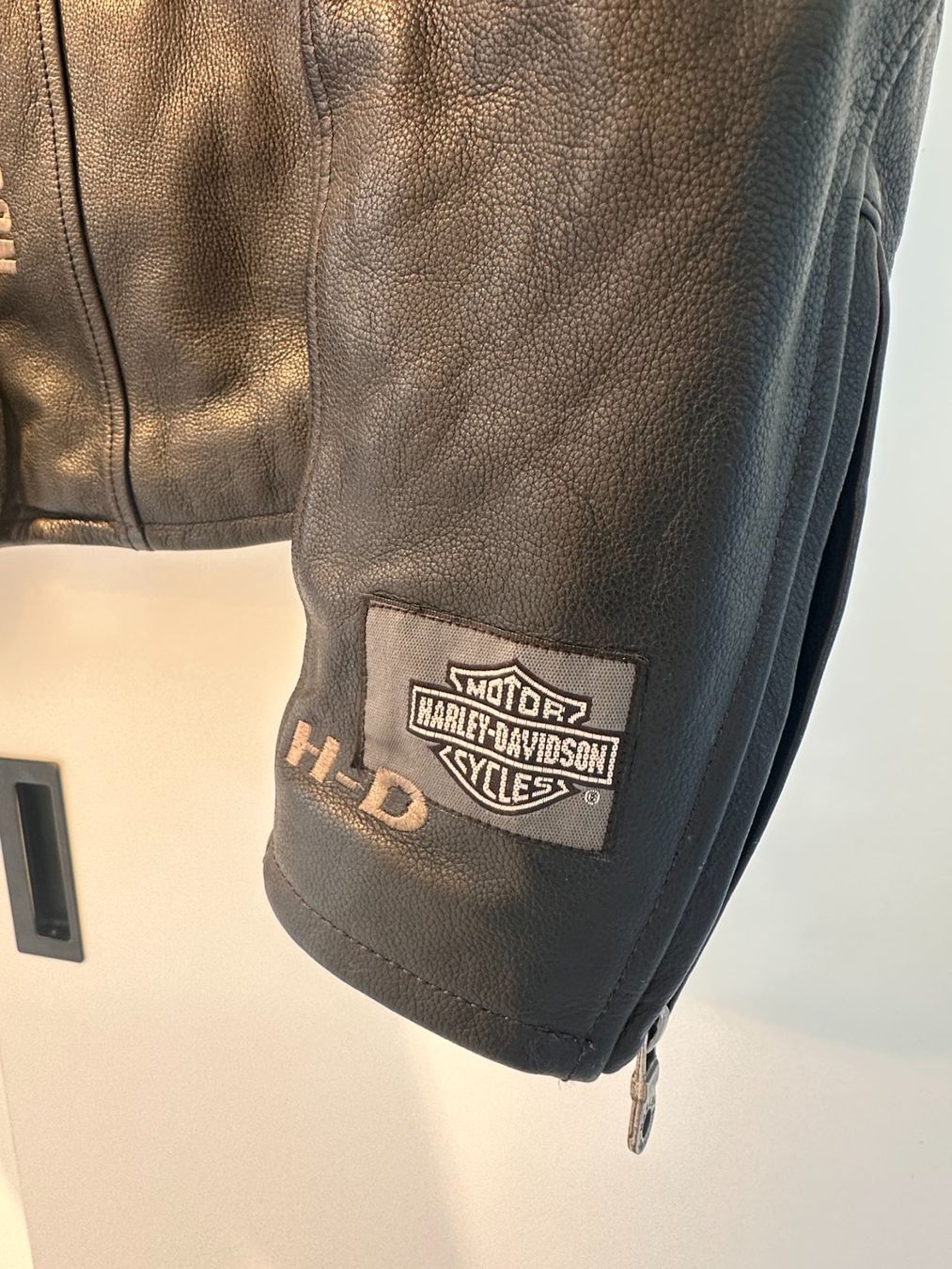 Harley-Davidson Completi: Original Harley-Davidson Lederkombi (Large) – Usato da Aarau venduto da Binfch 2