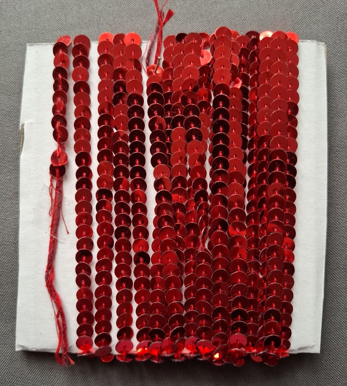 Nastri decorativi: Rotes Paillettenband – Usato da Dietikon venduto da Hirschkopf 2