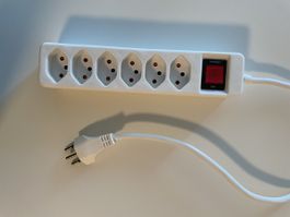 Mehrfachsteckdose 6-fach mit Schalter weiss guter Zustand