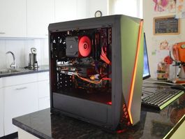 RGB Gaming PC: Intel® i7-9700, MSI® RTX 2060 OC + Win 11