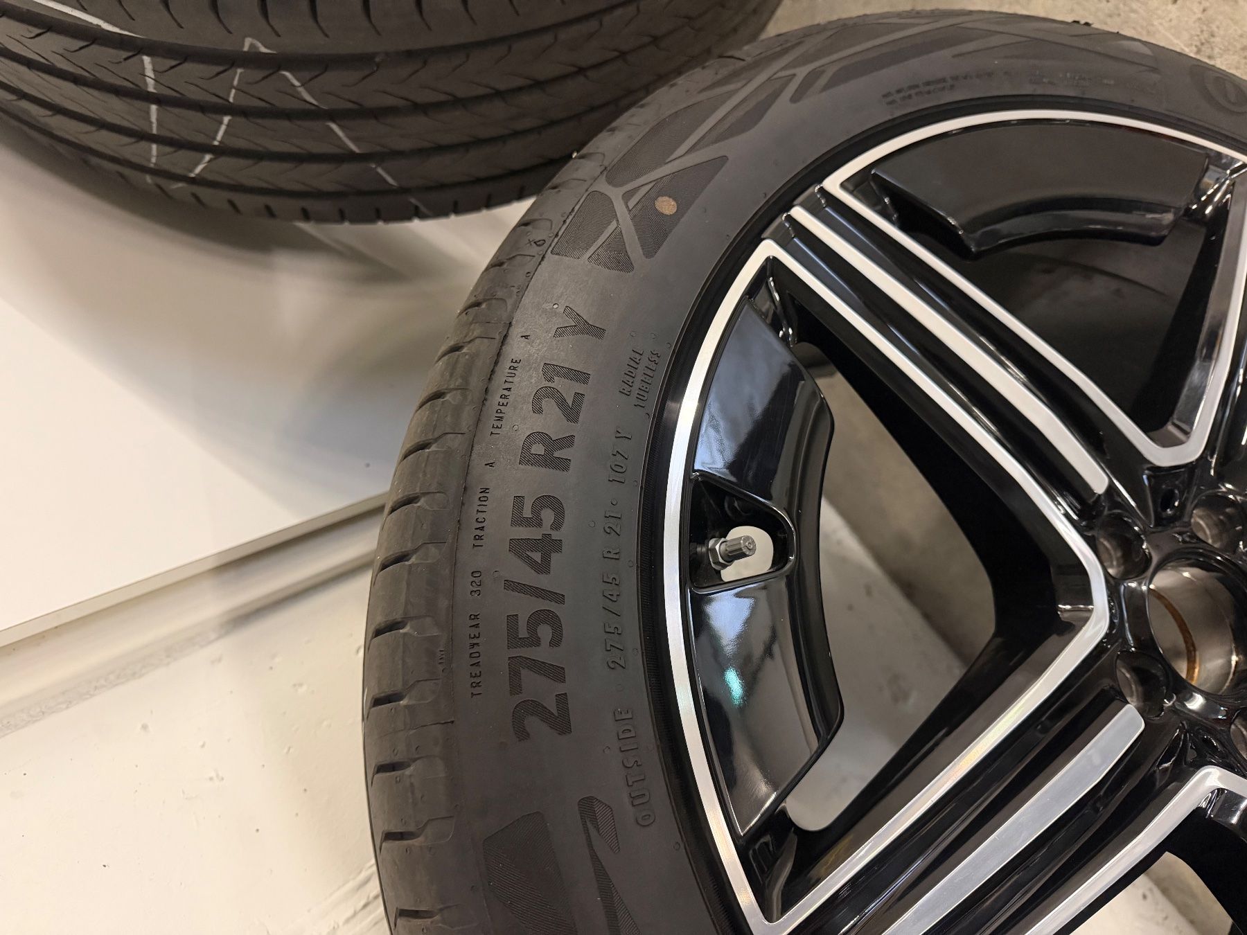 Continental Pneumatici & Ruote complete: Pneu Continental 2025 – Nuovo (secondo la descrizione) da Niederhasli venduto da vas_tg2m 2