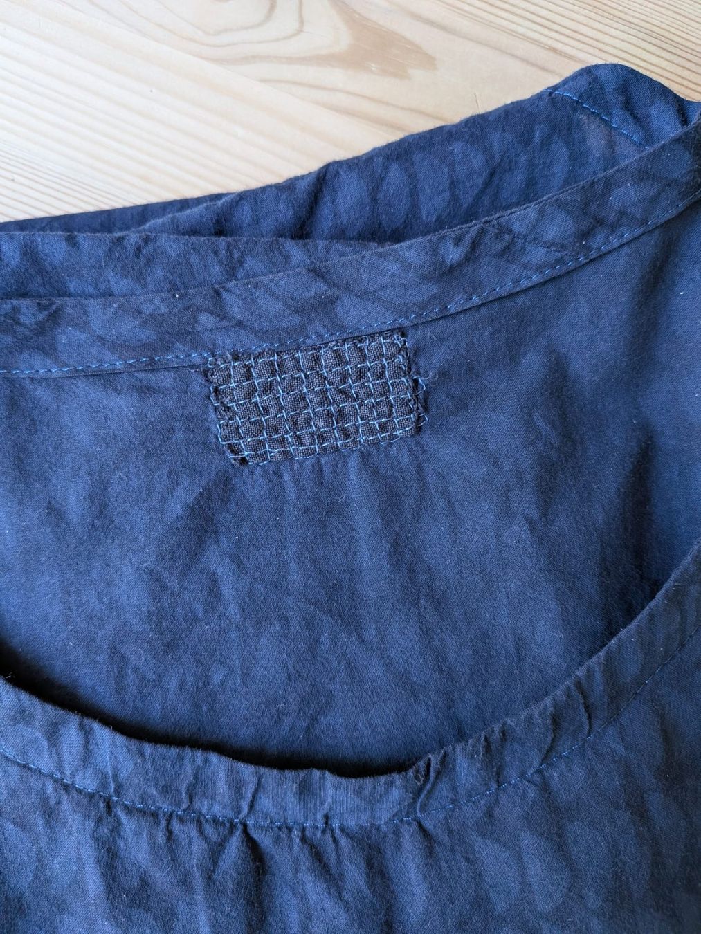 Blusen: Blusentop 100% Baumwolle Blockdruck Gr. 44 – Gebraucht aus Bern von samtgrau