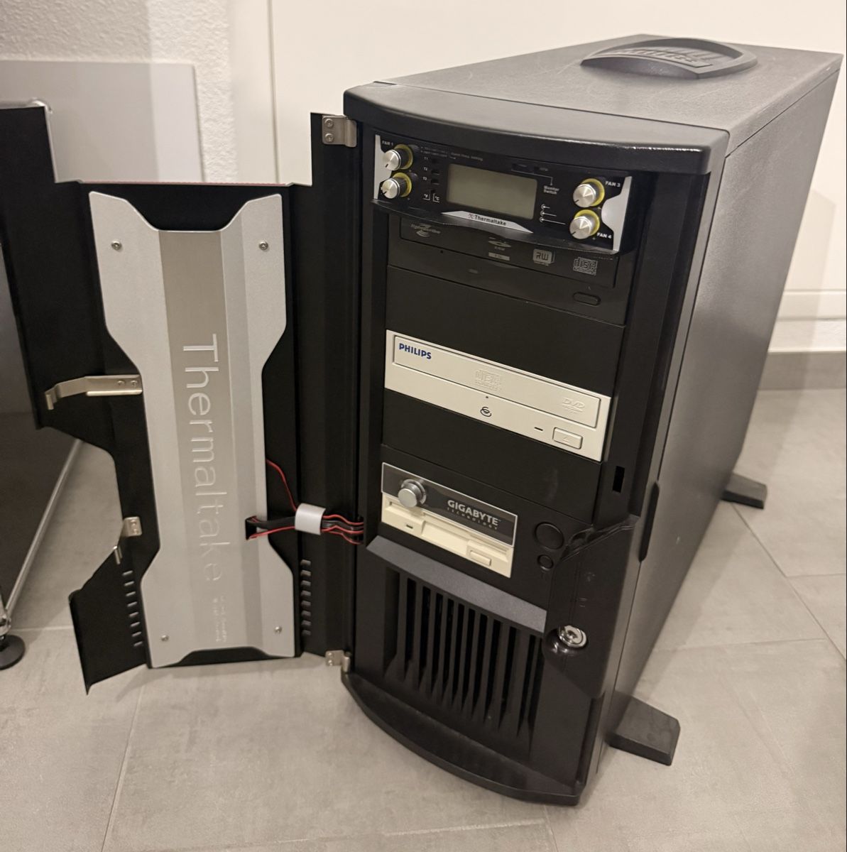 Thermaltake PCs: Retro Gaming PC Thermaltake Core 2 Duo E8600 + GTX 260 – Gebraucht aus Brittnau von ToastbrotT 1