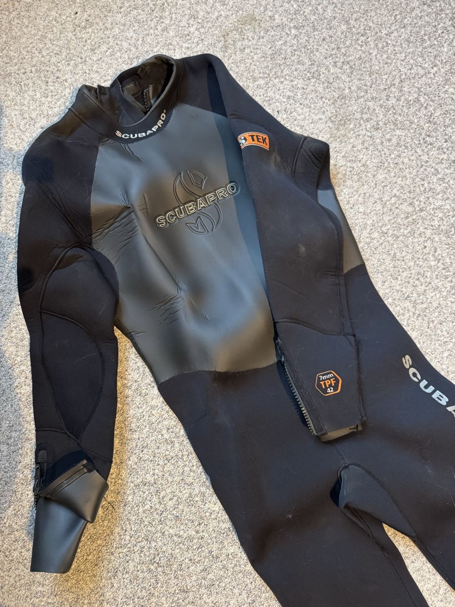 Scubapro Mute per immersioni: Scubapro 7mm TEK 2 Teiler  – Usato da Neuchatel venduto da Claudech 1