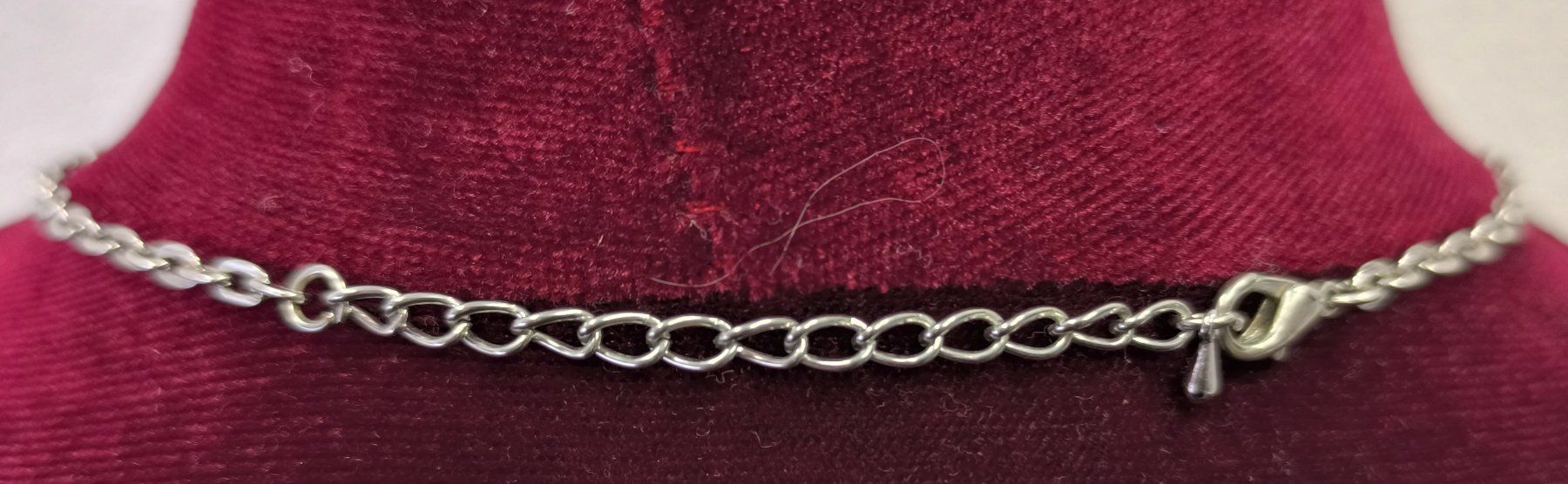 Autres bijoux: 3x Halskette im silberfarbenen Collier-Stil – D'occasion à Rüti ZH par Restwert_Rueti_ZH 3