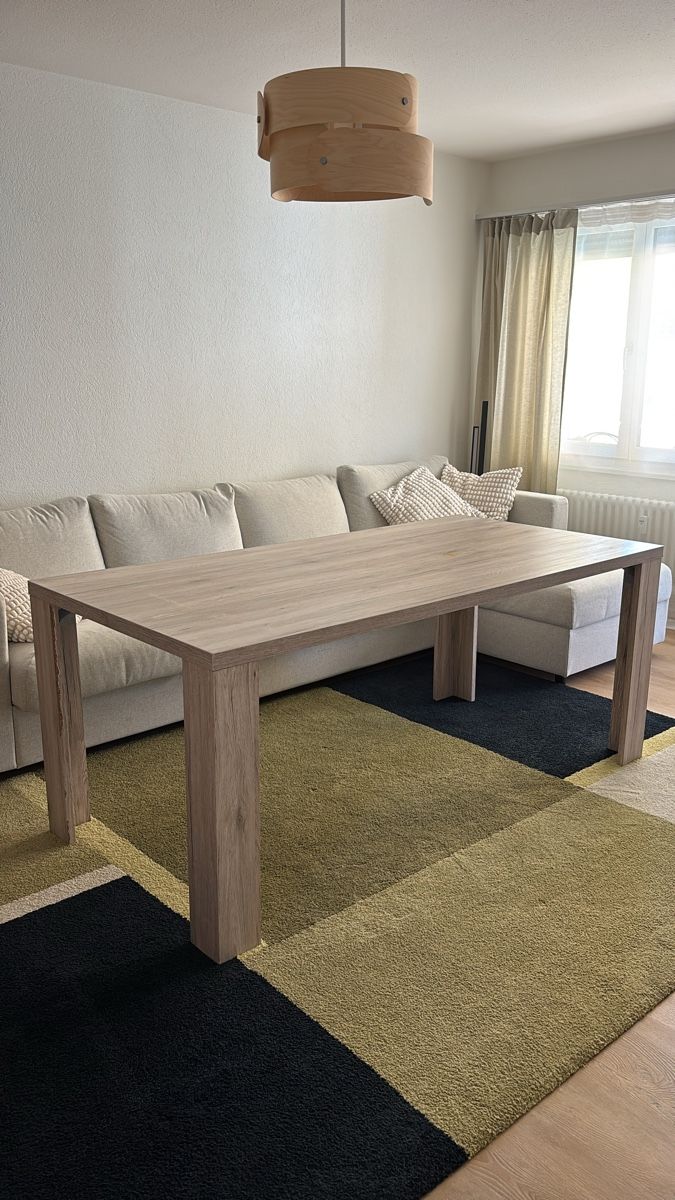 Tables: Massiver Esstisch in moderner Eichenoptik  – D'occasion à Trimbach par fro_2ztm 3