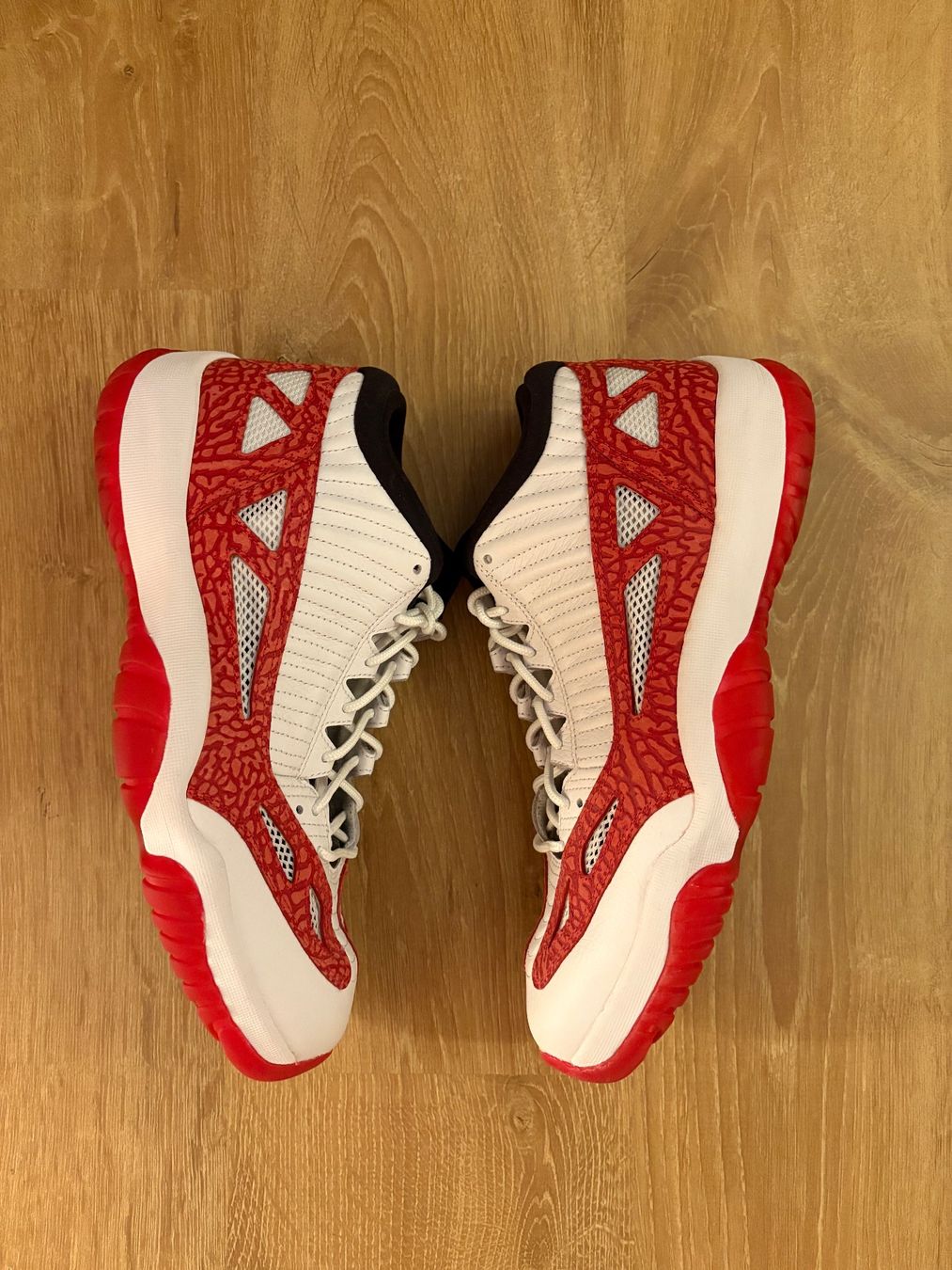 Jordan Scarpe da uomo: Air Jordan 11 Low IE Fire Red - Taille 12US – Nuovo (secondo la descrizione) da Rolle venduto da kil_l6gr 1