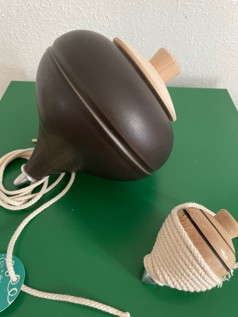 Vasi & Recipienti: Kreisel – "O Pião das Nicas" – Nuovo e nell'imballaggio originale da Neuenhof venduto da UmaCasa 1