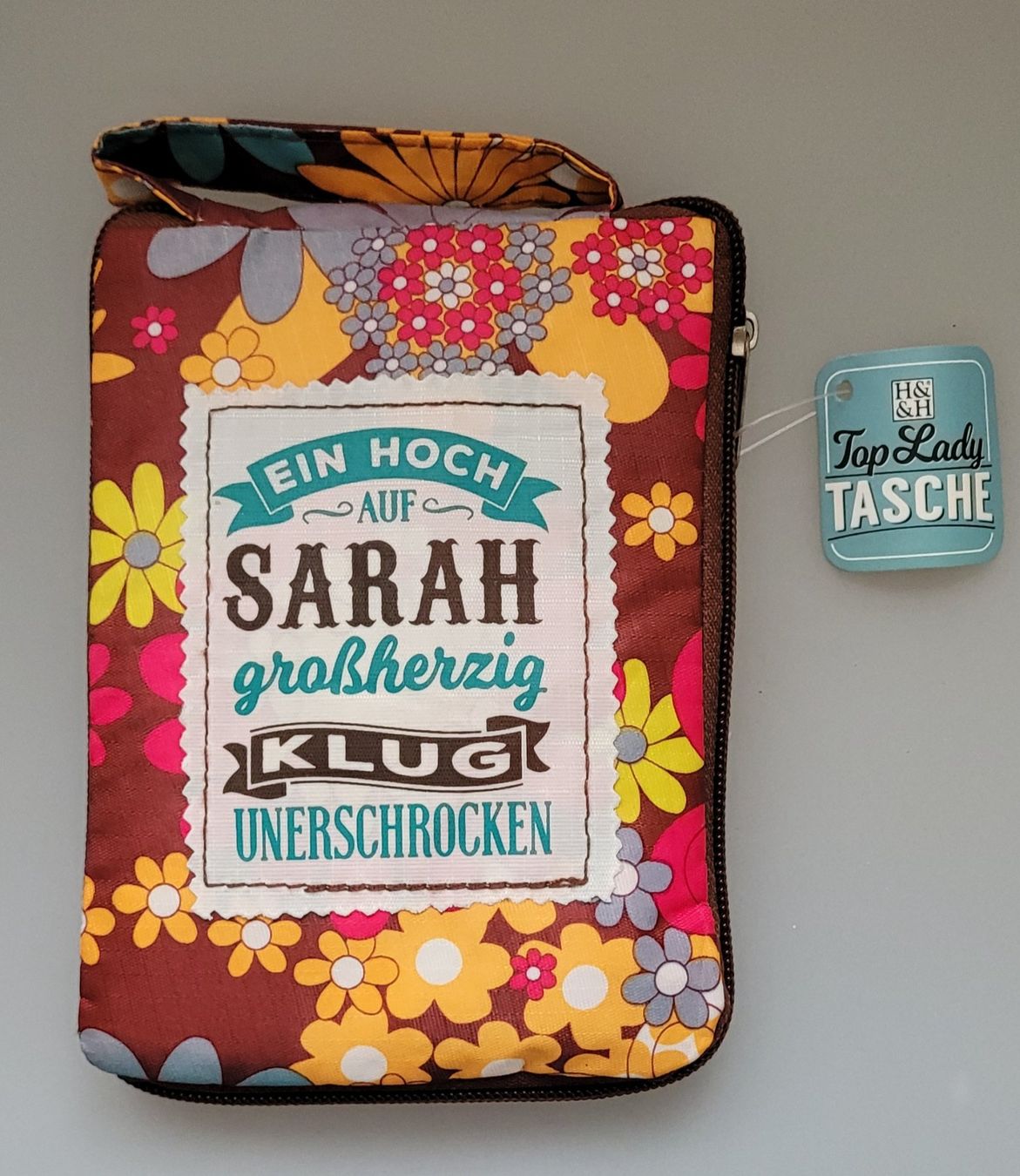 Taschen für Damen: Einkauftasche mit Name Sarah und Spruch – Neu und originalverpackt aus Oberuzwil von aseinkaufswelt