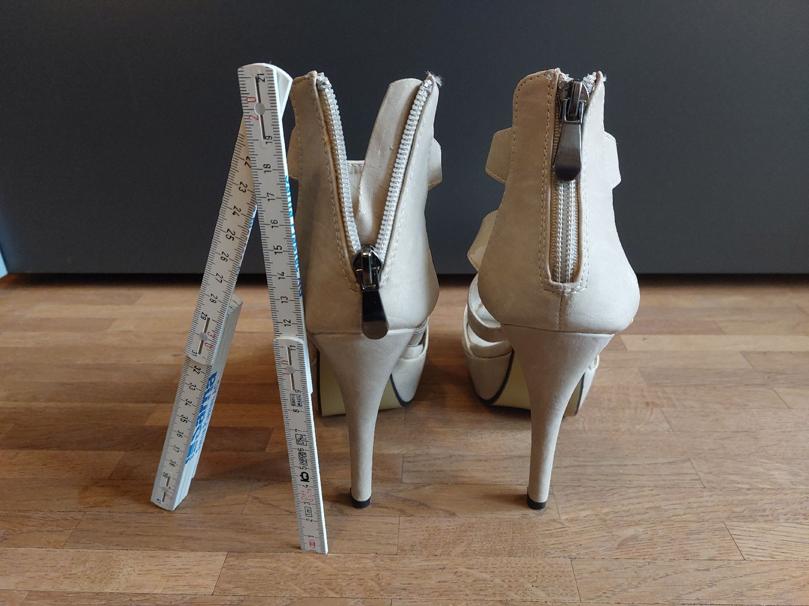 Scarpe da donna: High Heels Gr. 35 – Nuovo (secondo la descrizione) da Zürich venduto da Esmeralda86 2