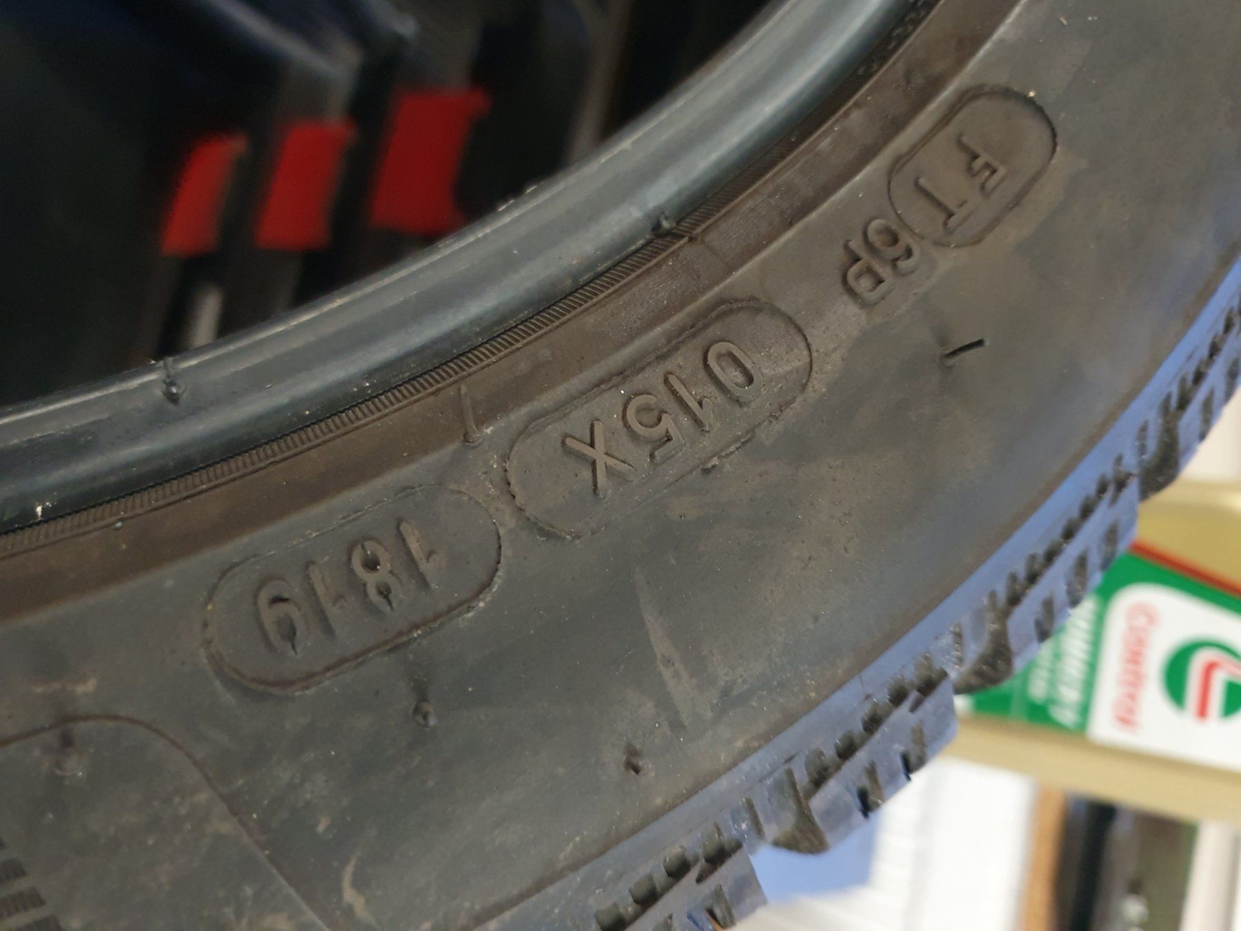 Michelin Pneumatici & Ruote complete: 2 Winterpneu 215/45R16 – Usato da Meiringen venduto da Vwja75 4