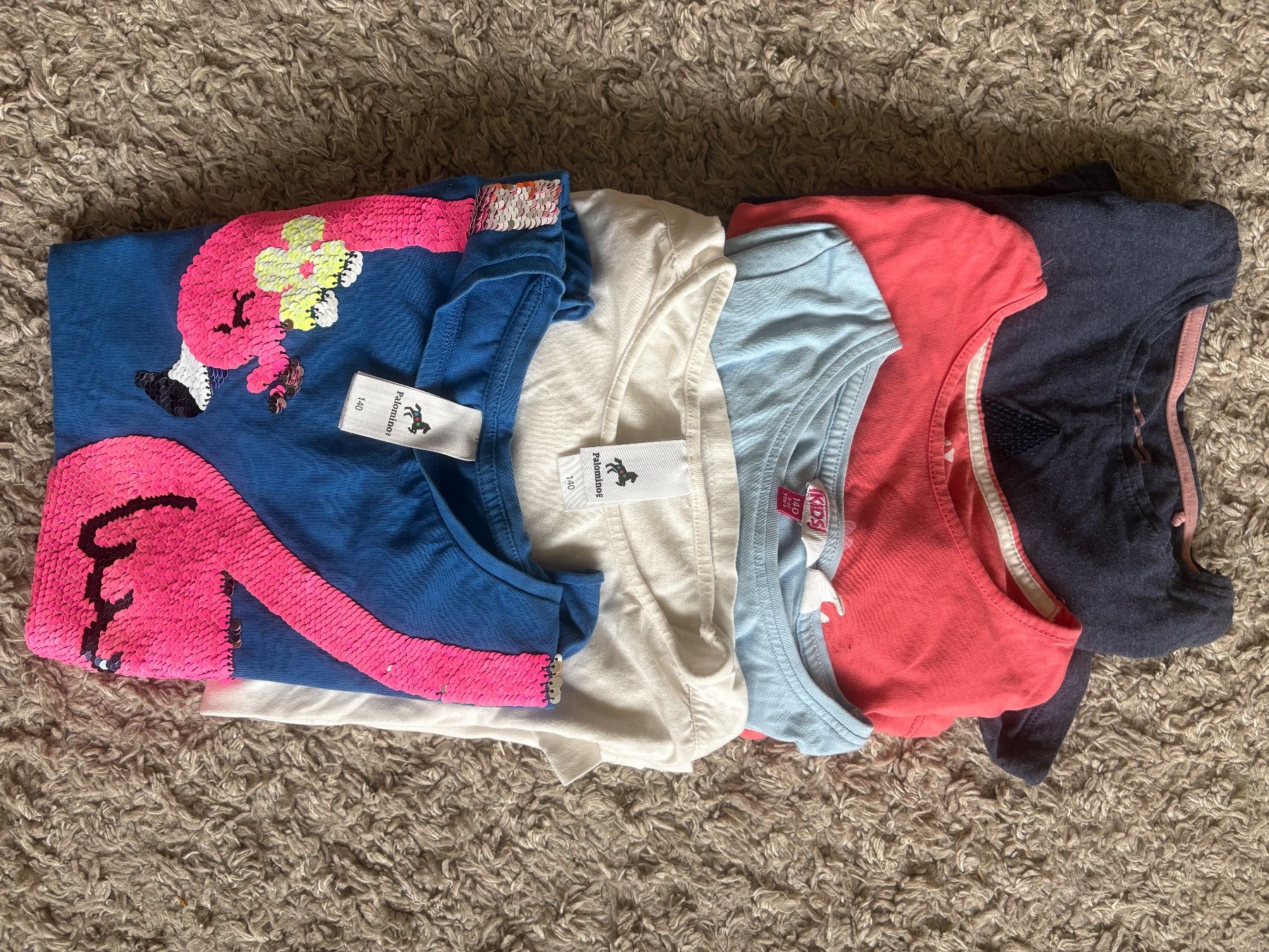Lotti & Set di vestiti: lang- und kursarm Shirt Mädchen Gr 140 – Usato da Aarau venduto da stellabianca