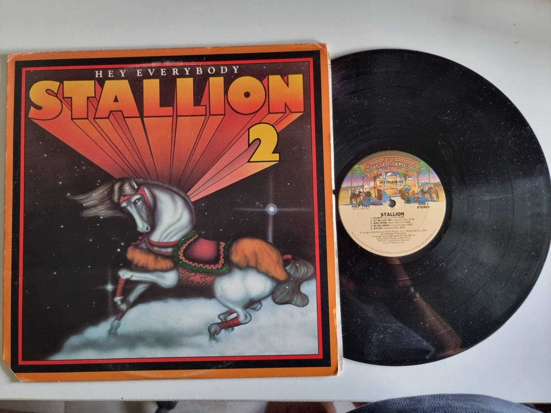 Dischi in vinile: LP Stallion  – Hey Everybody – Usato da Schaffhausen venduto da Kellerrassel