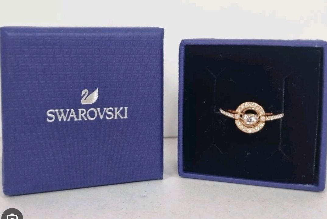 Swarovski Anelli: SWAROVSKI RING 50 – Nuovo (secondo la descrizione) da Kastanienbaum venduto da swi_8n56 8