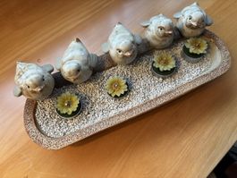 Keramikschale mit fünf kleinen Vögel.