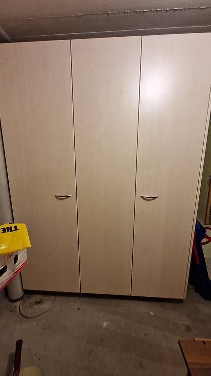 Armadi: Schrank – Usato da Ostermundigen venduto da fab_sfb7