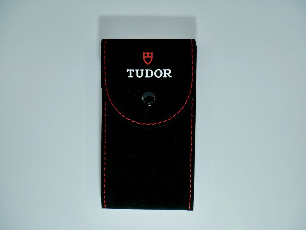 Tudor best sale travel pouch