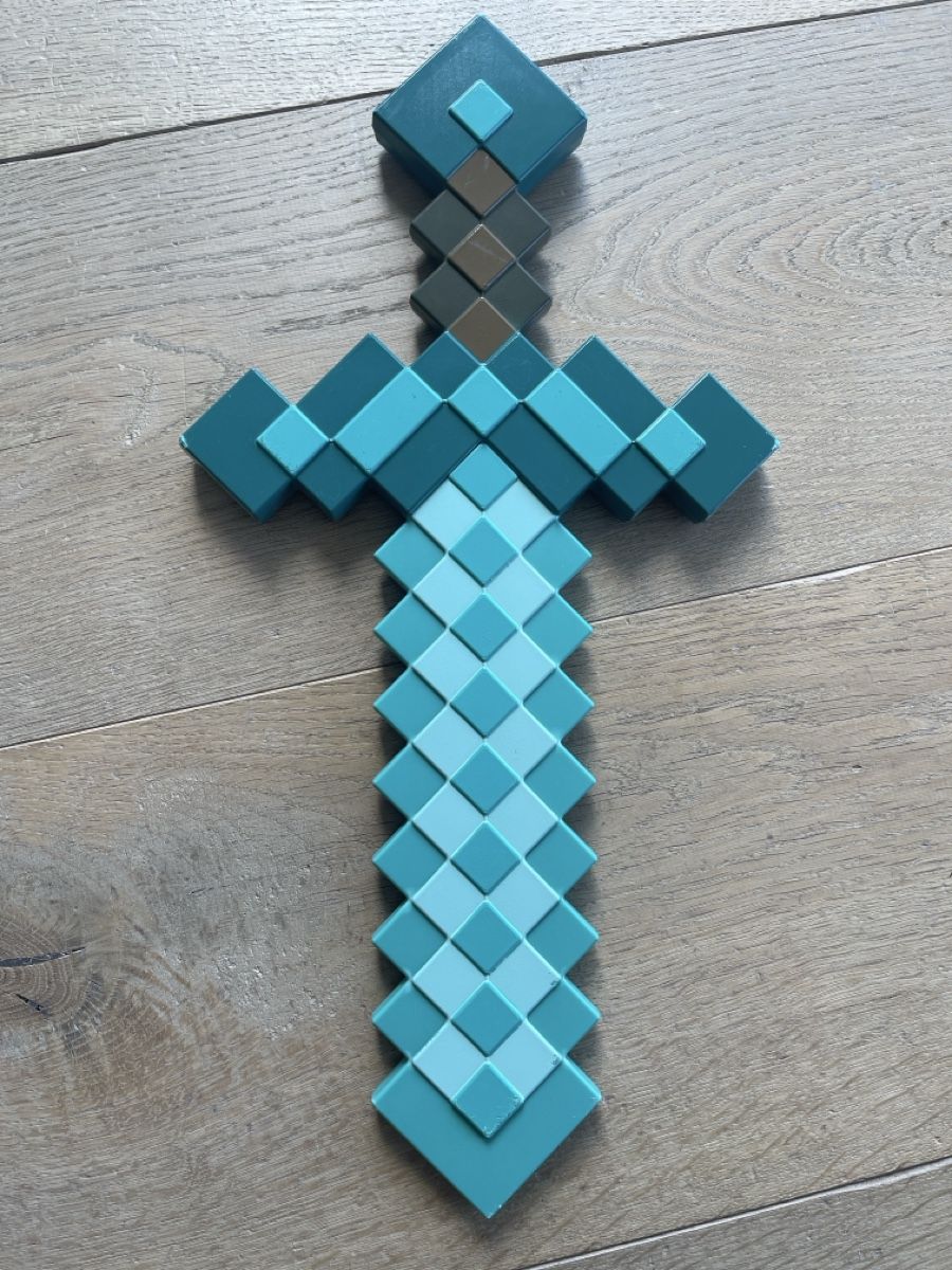Jouets: Minecraft Diamantschwert  – D'occasion à Oetwil an der Limmat par fpkk 1