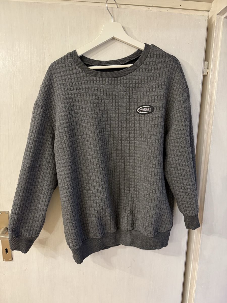 Maglioni & Felpe: Grauer Pullover – Usato da Niederurnen venduto da Salome.r02