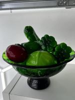 Grosse Schale mit Glas Gemüse
