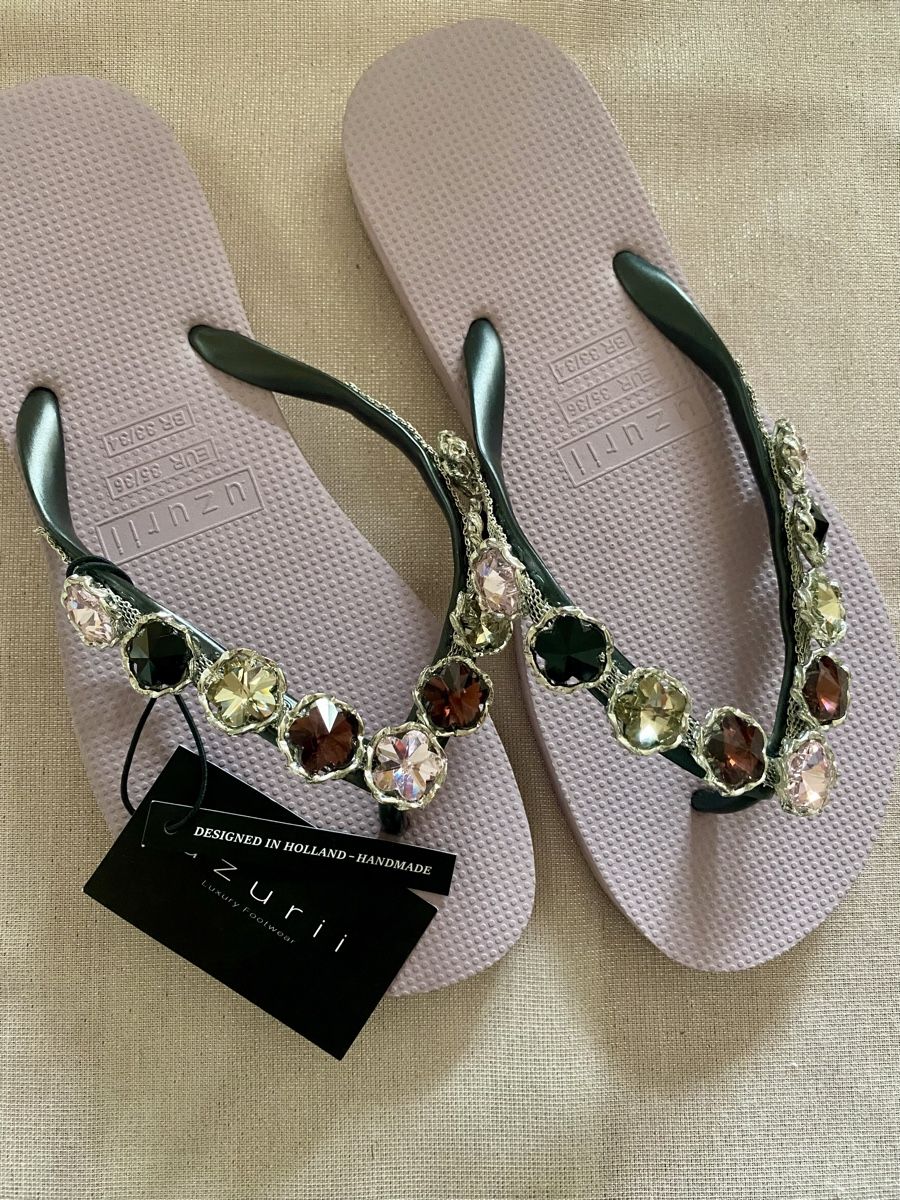 Scarpe da donna: Flip Flop von Uzurii NEU – Nuovo e nell'imballaggio originale da St. Margrethen SG venduto da lar_8z5g