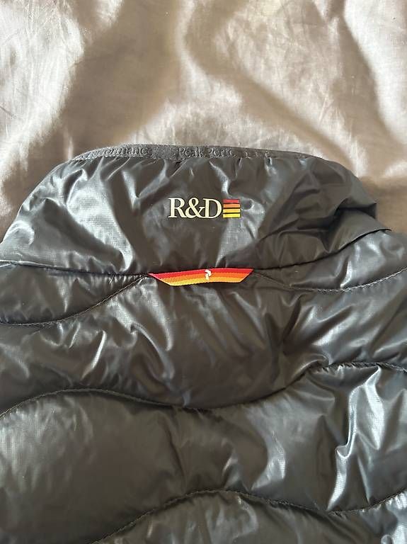 Peak Performance Jacken: Peak Performance Helium Daunenjacke Herren – Gebraucht aus Erlenbach ZH von xav_87dr 1