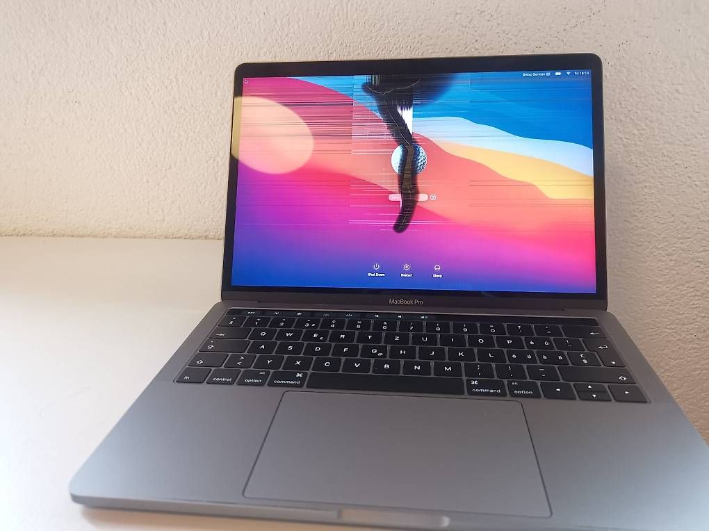 Apple Notebook: Macbook pro pour réparation A1706 Emc 3071 – Difettoso da Poliez-le-Grand venduto da Lea_2wl5 4