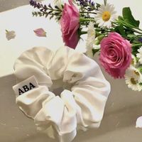 Seide Scrunchie - Elegantes Weiß - Handgemachte - Neu!