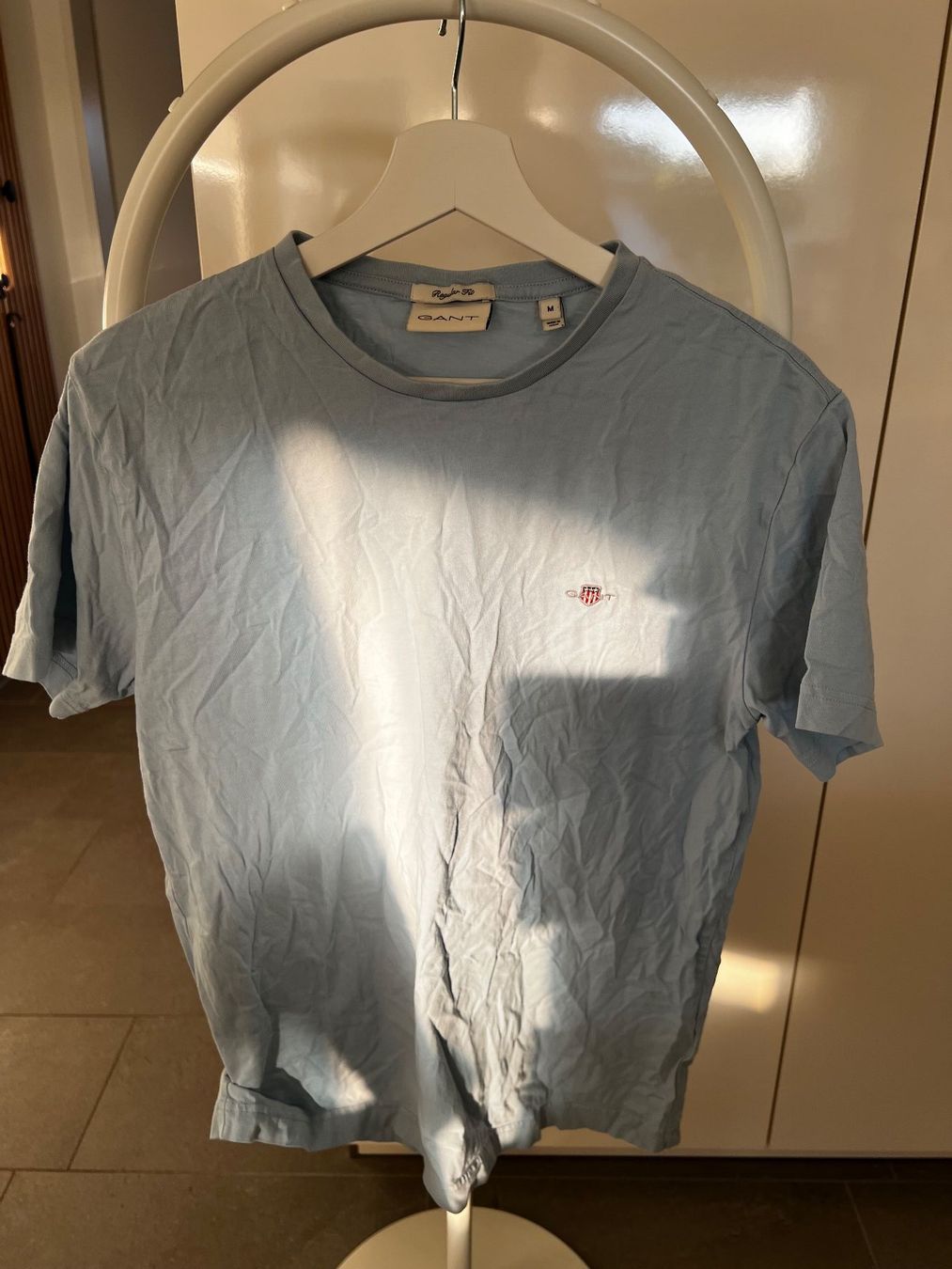 Gant T-shirts: Hellblaues T-Shirt von Gant – D'occasion à Oberwil-Lieli par Jo-Ke