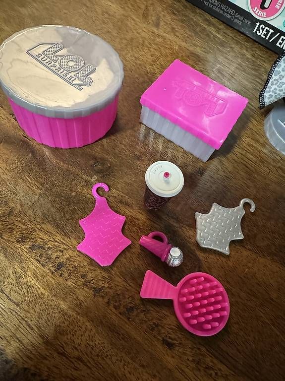 Puppen: Poupée LOL Surprise JK Diva avec accessoires – Gebraucht aus Versoix von Tamaze47 2