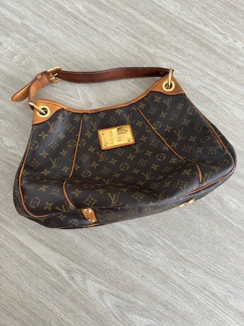 Louis Vuitton Borse da donna: ORIGINAL Louis Vuitton Tasche LETZTER PREIS !!! – Usato da Opfikon venduto da onlineschweiz 4