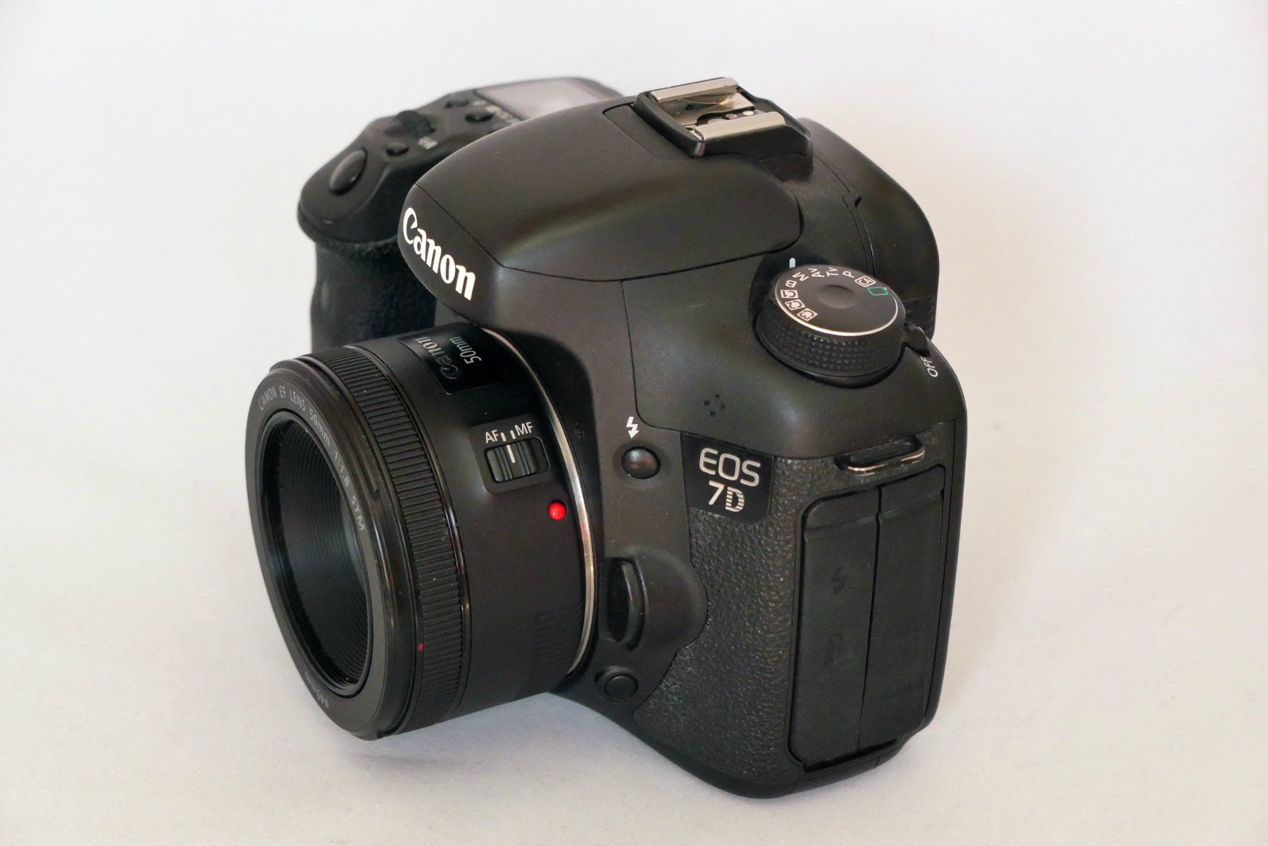 Canon Kamera: Canon EOS 7D mit Objektiv 50mm 1:1.8 STM – Gebraucht aus Trimmis von Marli1 2