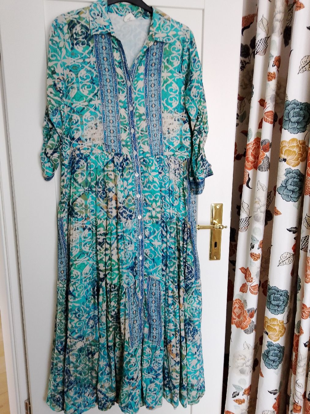 Vestiti: Kleid  – Usato da Sirnach venduto da Marketeria