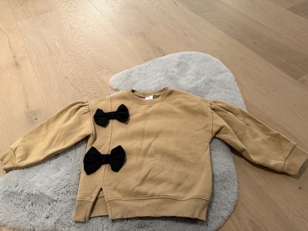 Süsser Mädchen Pullover mit Schleifen von Zara, Grösse 122