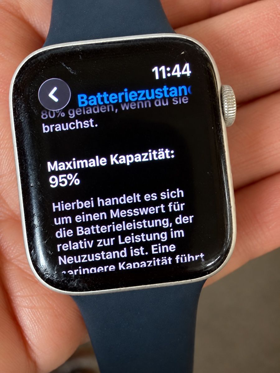 Apple Smartwatch: Apple Watches SE – Usato da Rain venduto da Salzine 4