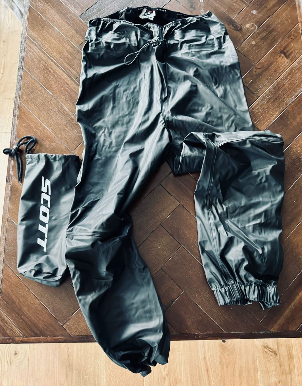 Pantaloni: Regenhose Scott Grösse M – Usato da Ibach venduto da Mythenchiller