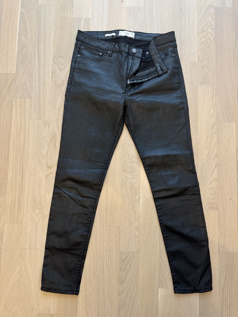 Mango Jeans: Schwarze Skinny Jeans von Mango – Usato da Sulgen venduto da a_fonsi