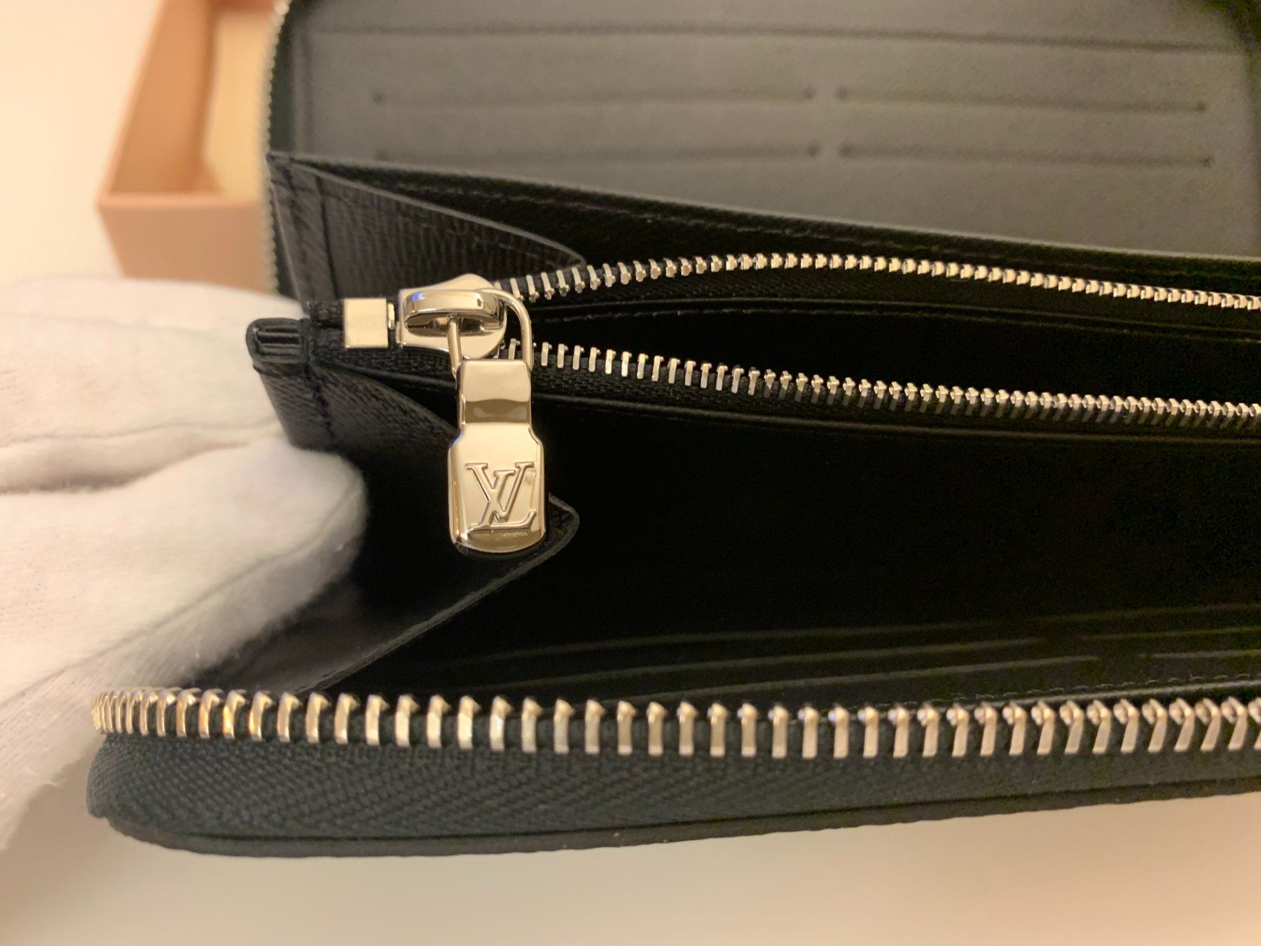 Louis Vuitton Portafogli: Louis Vuitton Damier Graphite Zippy Long Wallet N60111 – Nuovo e nell'imballaggio originale da Genestrerio venduto da fra_c955 6