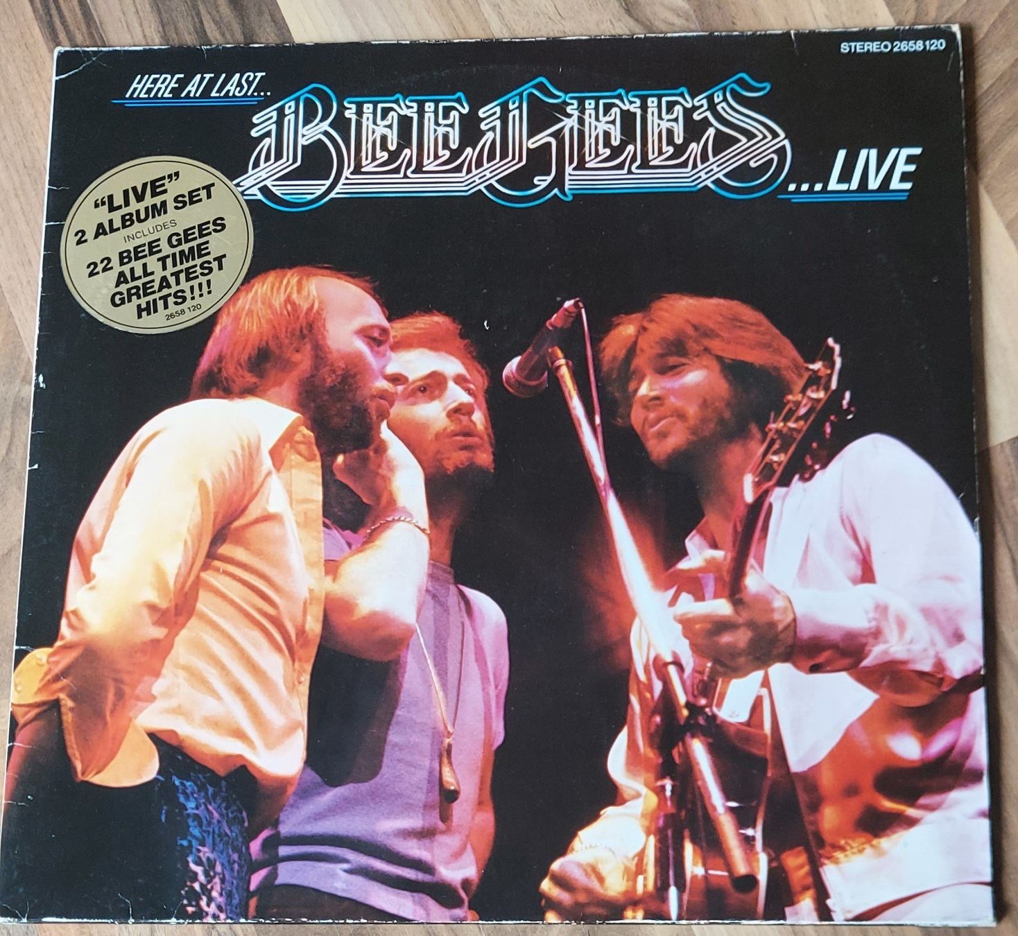 Dischi in vinile: DOPPEL LP - BEE GEES - HERE AT LAST...LIVE – Usato da Steckborn venduto da Quo7