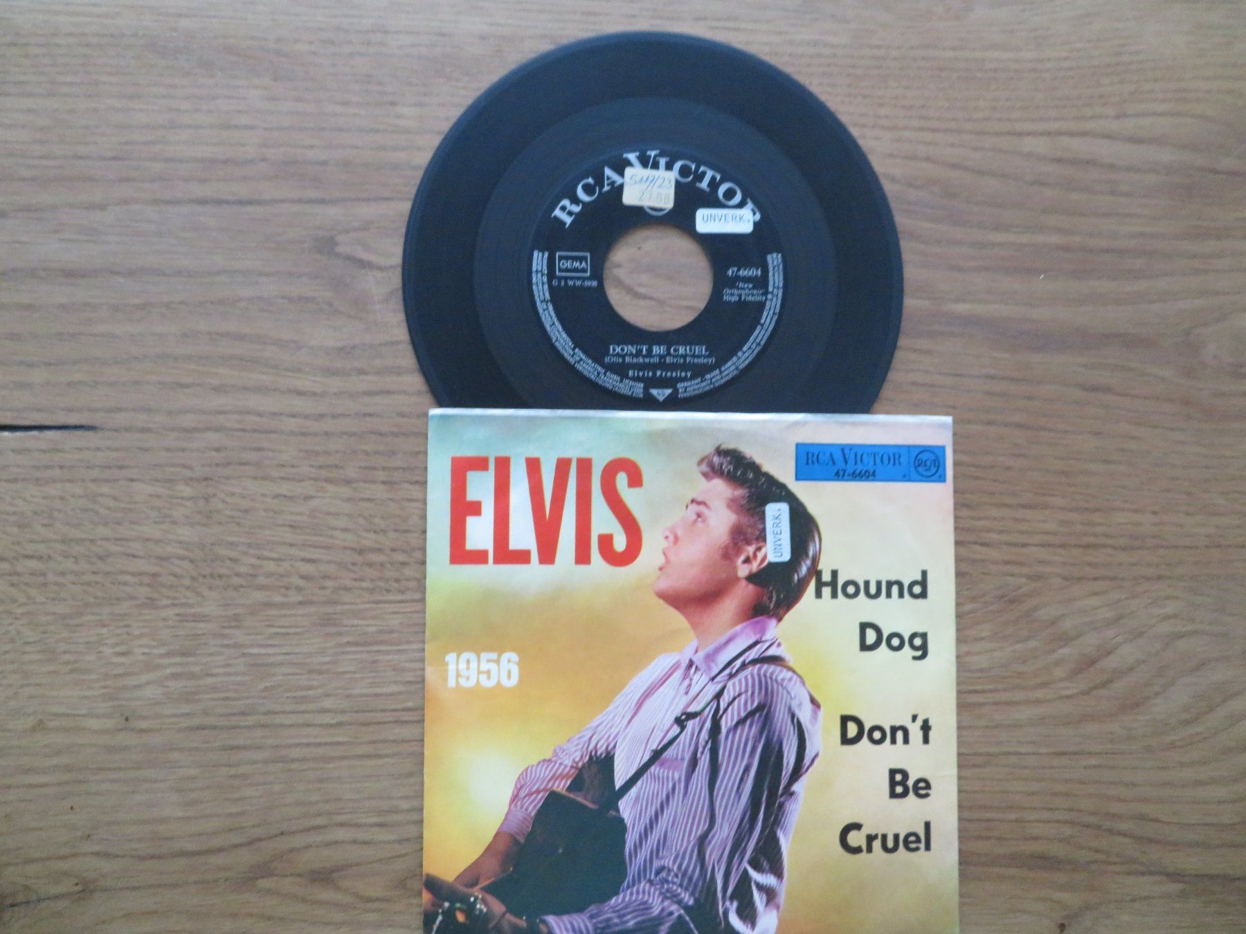 Dischi in vinile: Elvis - Hound Dog Single 1956 – Nuovo (secondo la descrizione) da Zürich venduto da max_cp5f