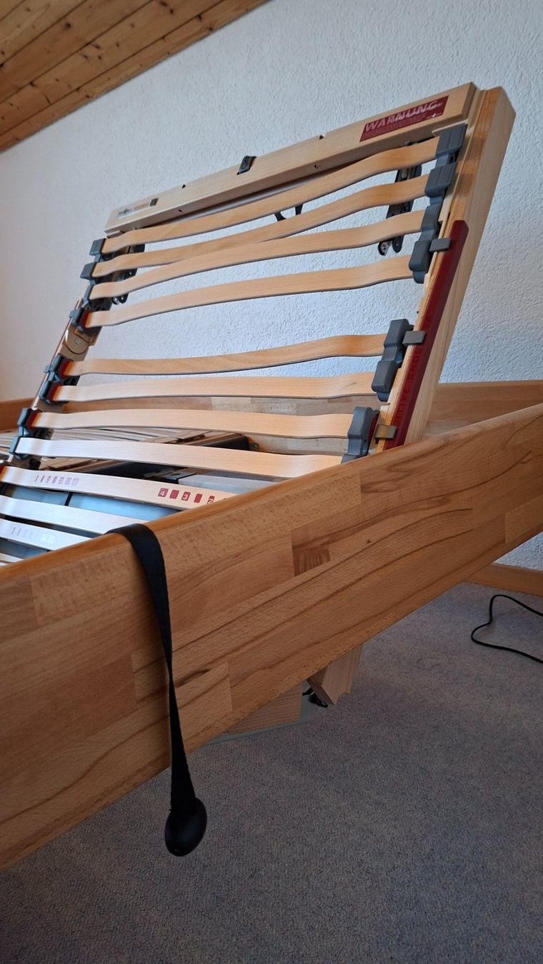 Letti: Doppelbett aus Holz – Usato da Wiesendangen venduto da sgr_lq7w 1