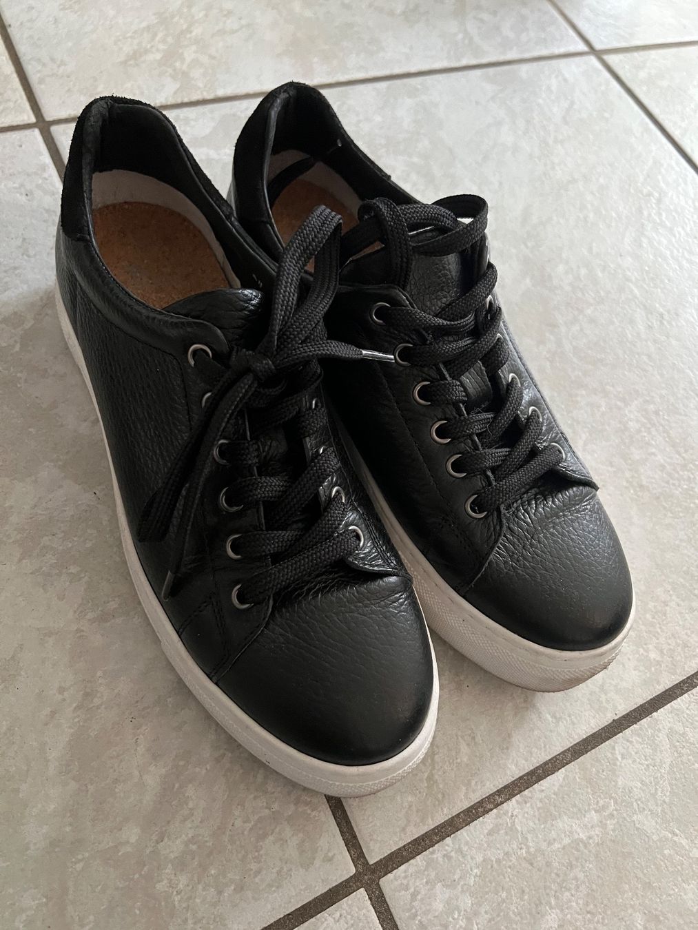 Scarpe da donna: Varese sneaker – Nuovo (secondo la descrizione) da Dottikon venduto da RomanVer 1