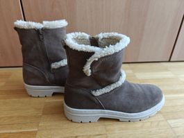 neue gefütterte Winterstiefel in der Grösse 39 (NEU!)