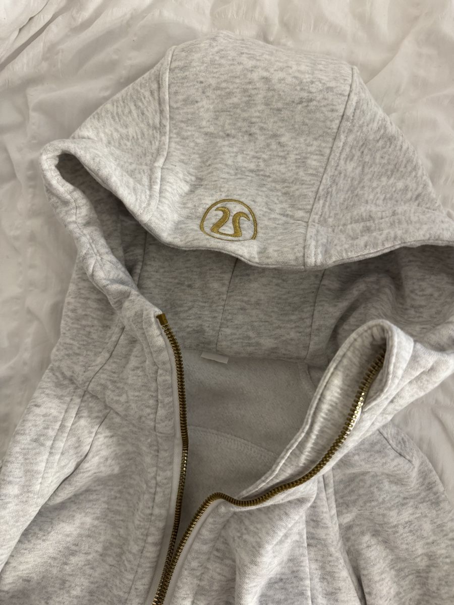 Lululemon Giacche: Lululemon Scuba Zip-hoodie grösse 2 – Nuovo (secondo la descrizione) da Richterswil venduto da dil_vc79 4