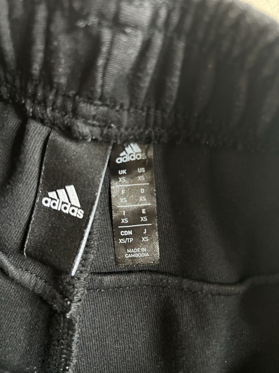 Adidas Hosen: Shorts Adidas noir – Gebraucht aus Founex von etswang 2